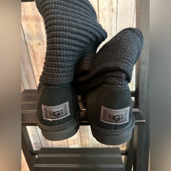 Ugg Women’s size 9 black sweater boots, EUC. Can be worn up or folded over. - Picture 8 of 8